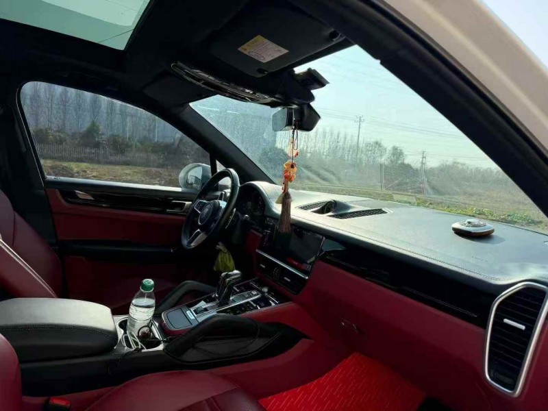 菏泽21年保时捷卡宴6