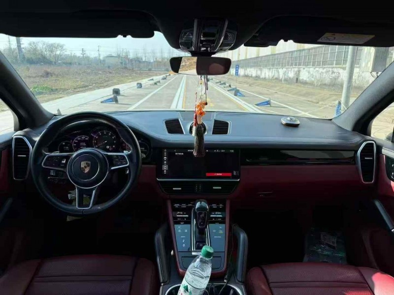 菏泽21年保时捷卡宴8