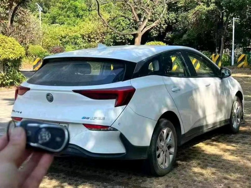 广州23年别克微蓝2