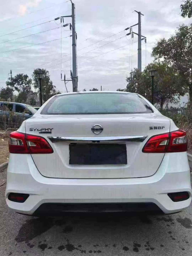 宜昌24年日产轩逸9