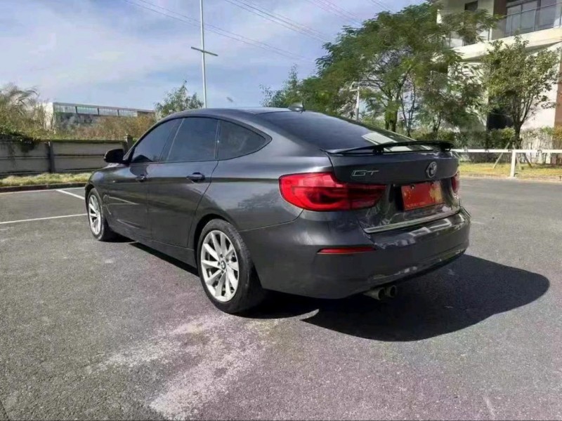 广州19年宝马3系8