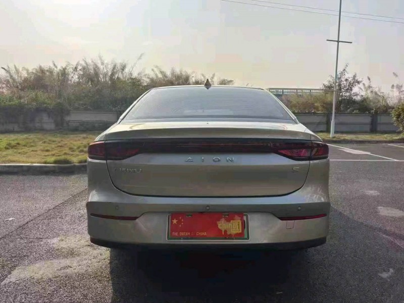 广州24年传祺埃安S8