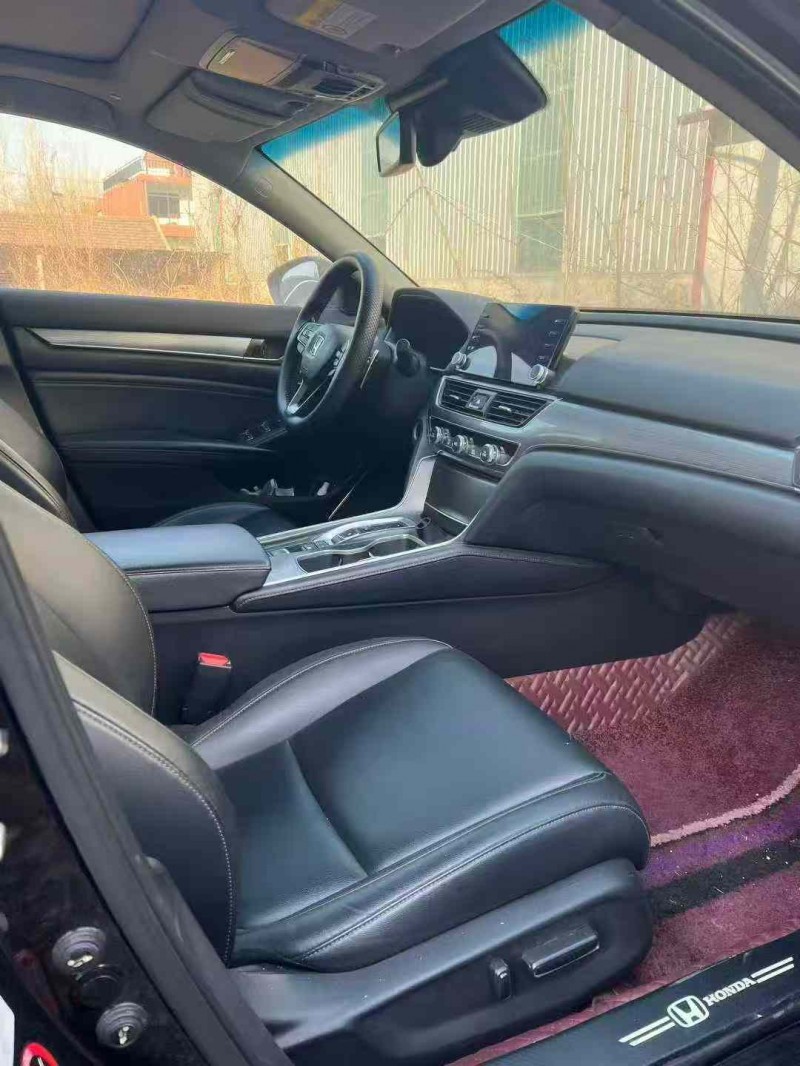 临沂19年本田雅阁4