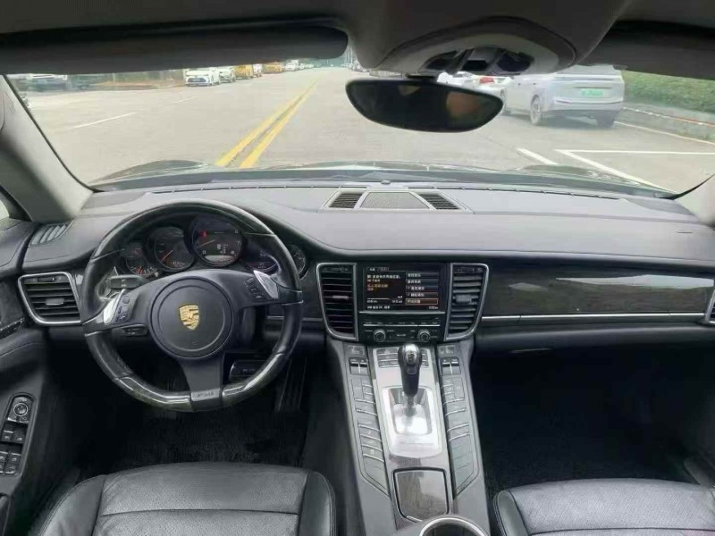 广州11年保时捷帕拉梅拉5