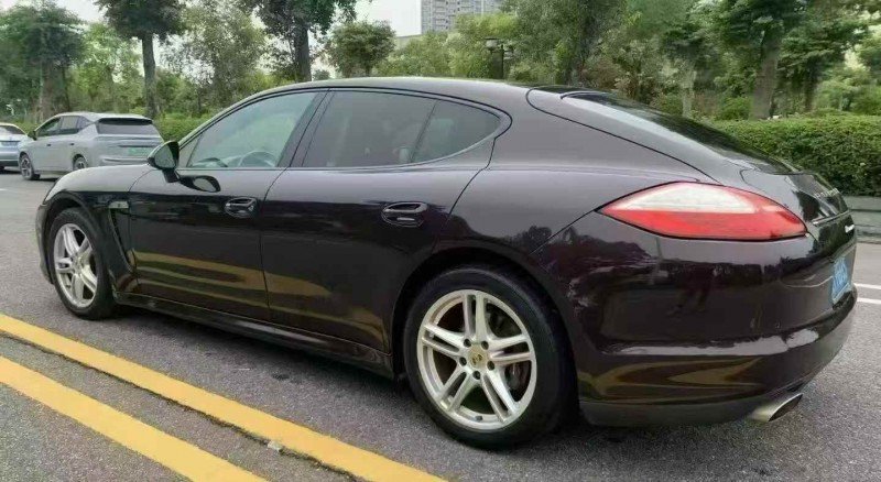 广州11年保时捷帕拉梅拉8