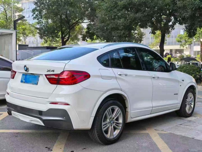 广州18年宝马X47