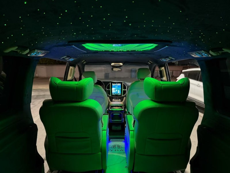 南昌17年奔驰威霆4