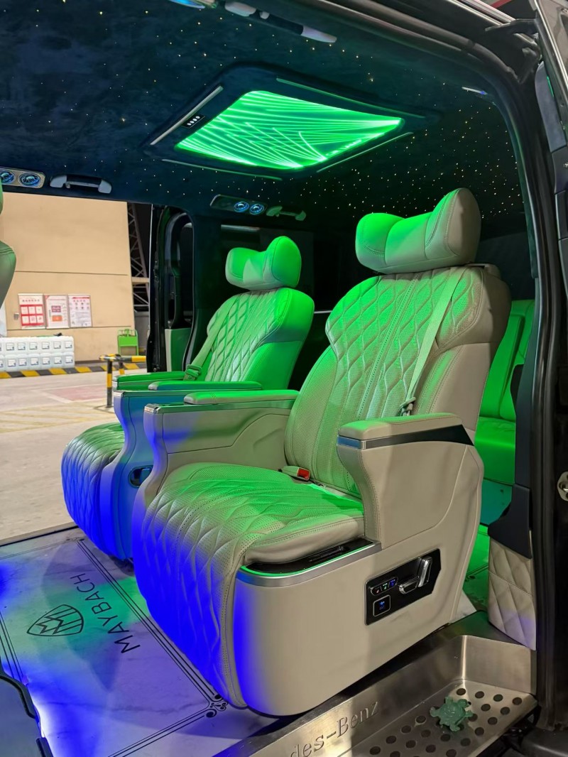 南昌17年奔驰威霆5