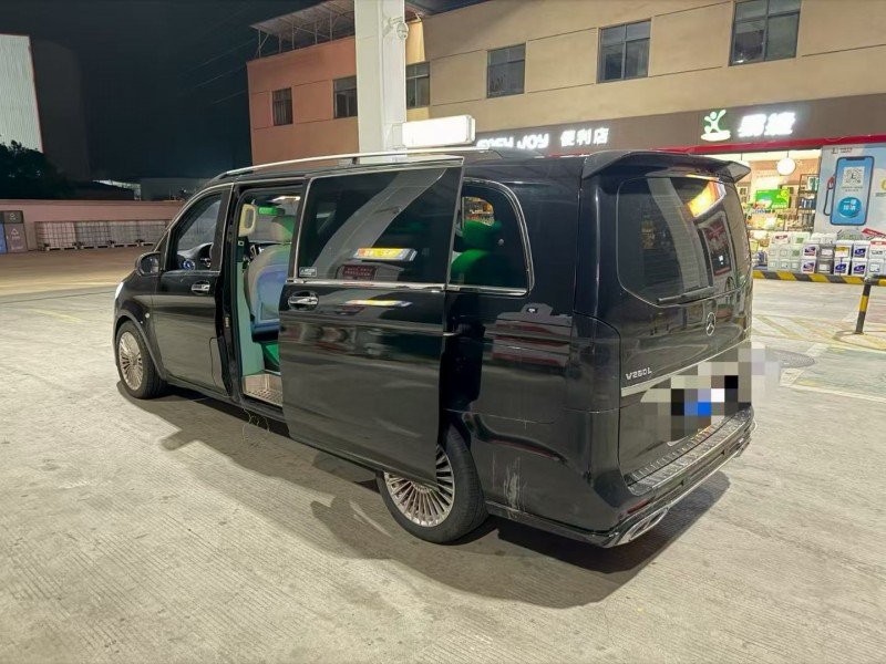 南昌17年奔驰威霆7