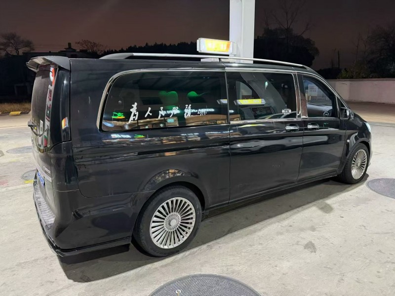 南昌17年奔驰威霆9