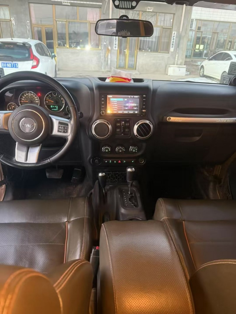 呼和浩特12年Jeep牧马人2