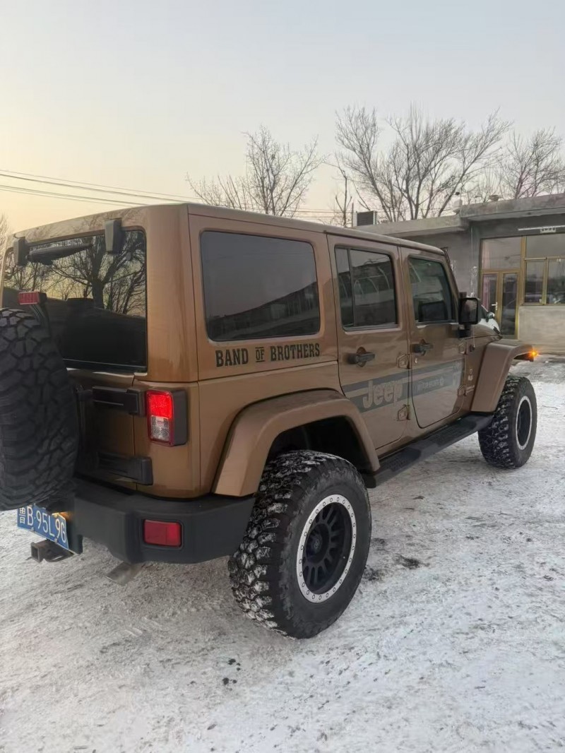 呼和浩特12年Jeep牧马人5