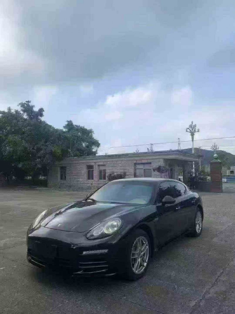 三明14年保时捷帕拉梅拉2
