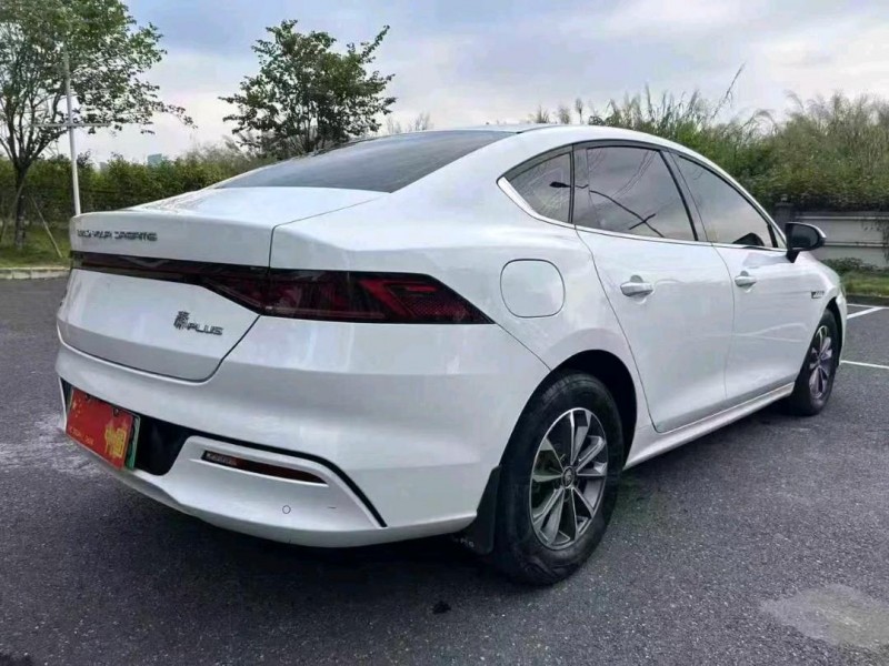 广州24年比亚迪秦8