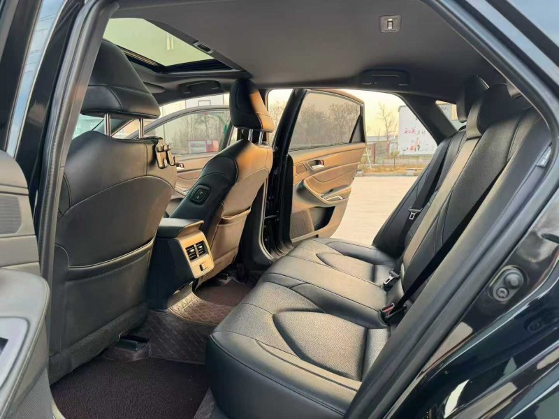 徐州22年丰田亚洲龙7