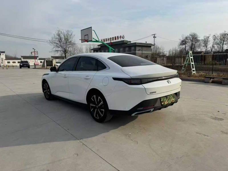 徐州25年长安汽车逸动8