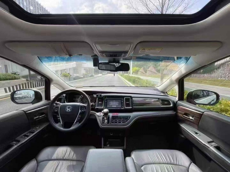 深圳18年本田艾力绅5