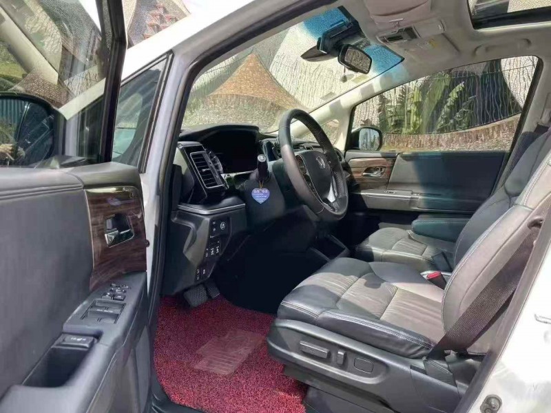 深圳18年本田艾力绅6