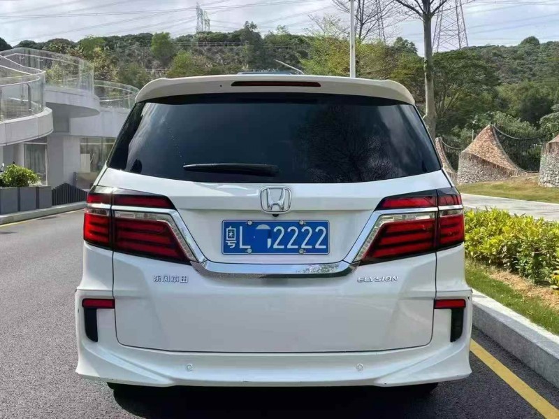 深圳18年本田艾力绅9