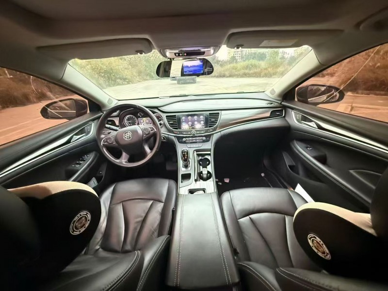 长沙20年别克君越3