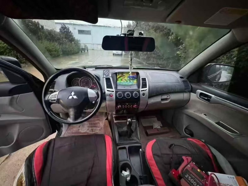 济南14年三菱帕杰罗·劲畅4