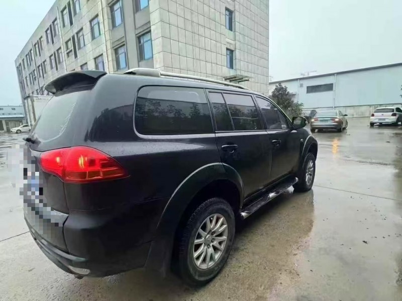 济南14年三菱帕杰罗·劲畅6