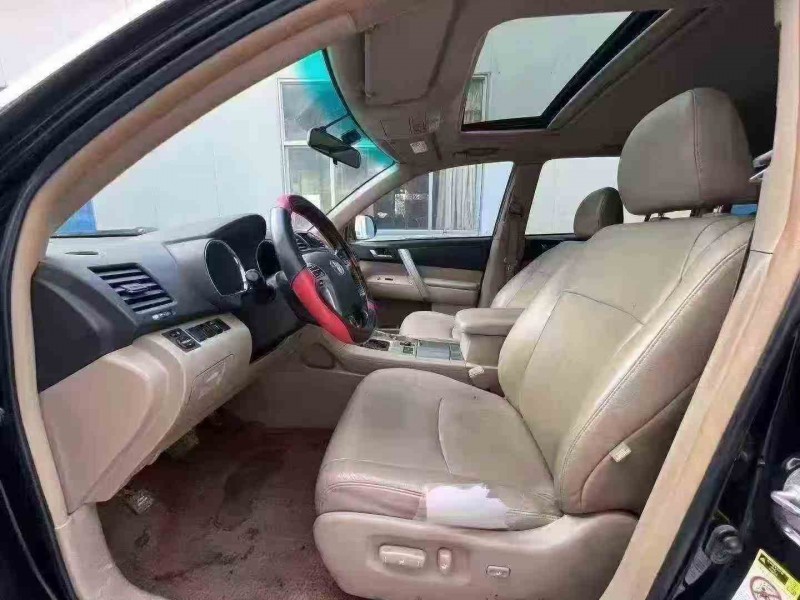 烟台13年丰田汉兰达4