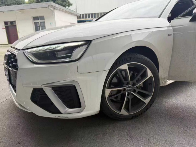 成都23年奥迪A4L2