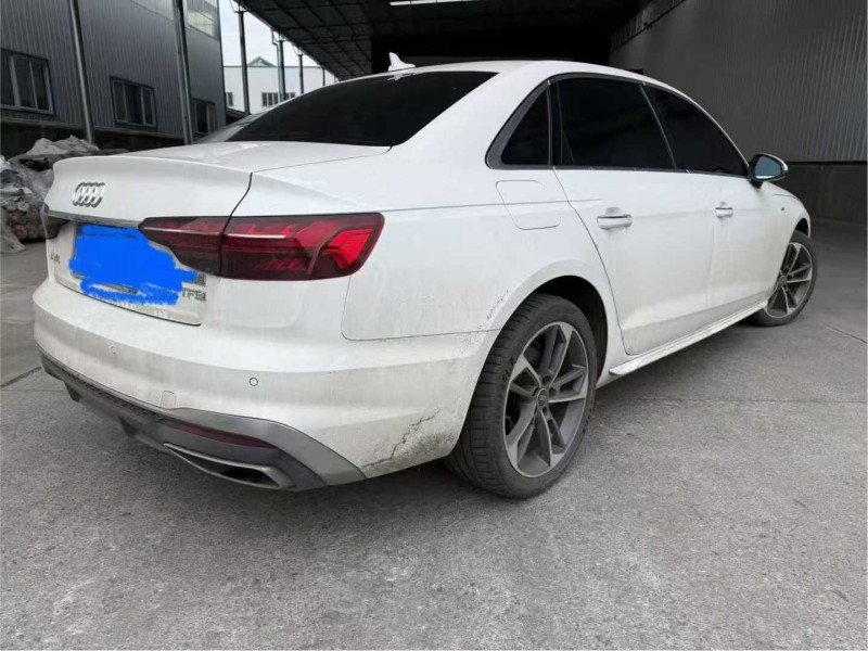 成都23年奥迪A4L4