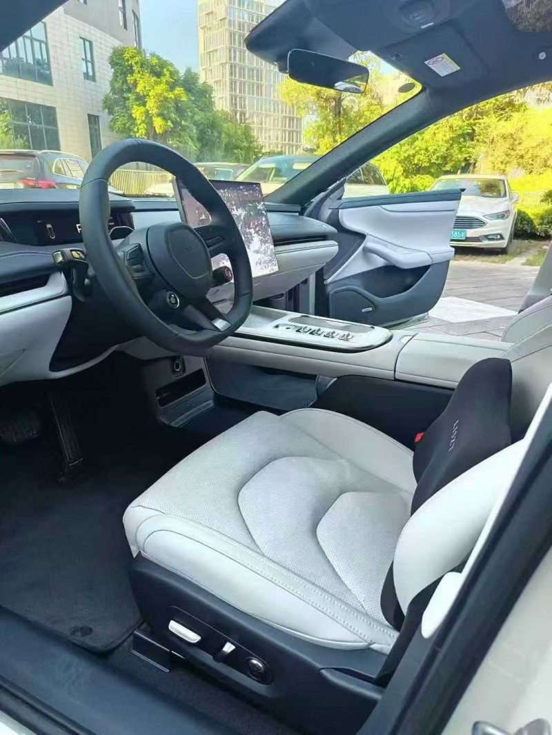 佛山25年小米SU75