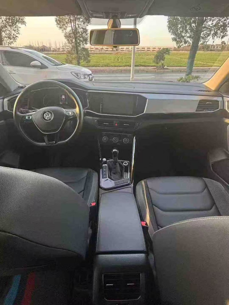 襄阳20年大众探岳7