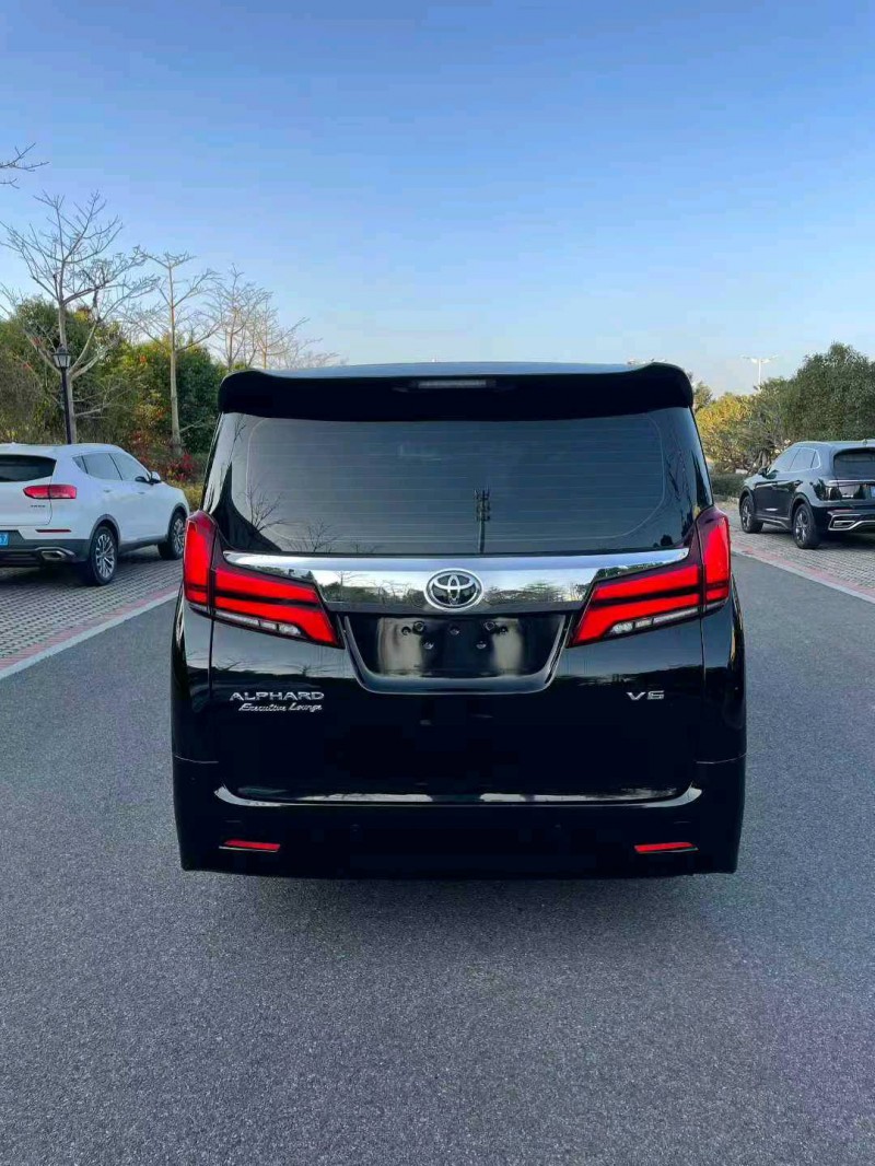 漳州20年丰田埃尔法9