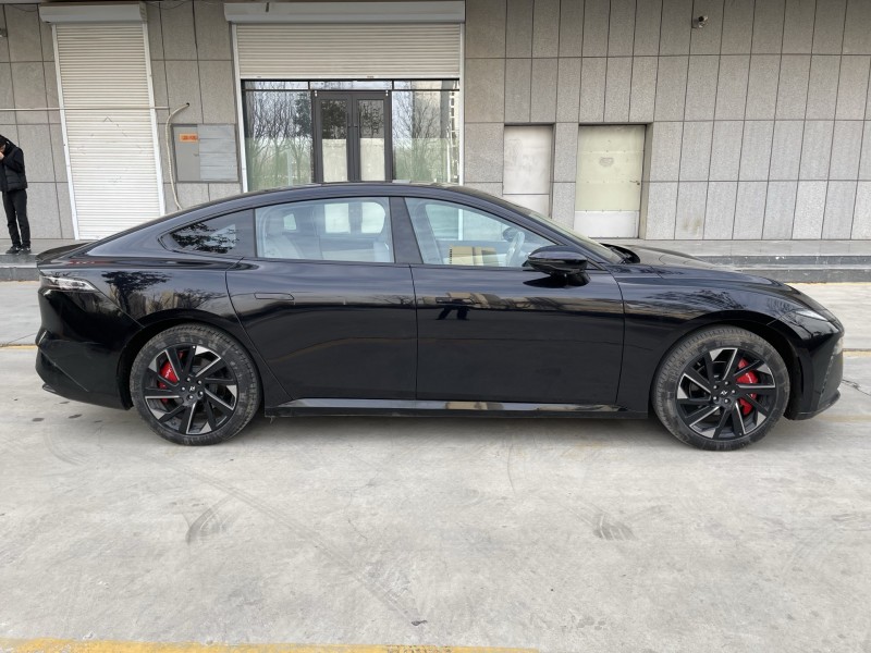 济宁24年东风奕派8