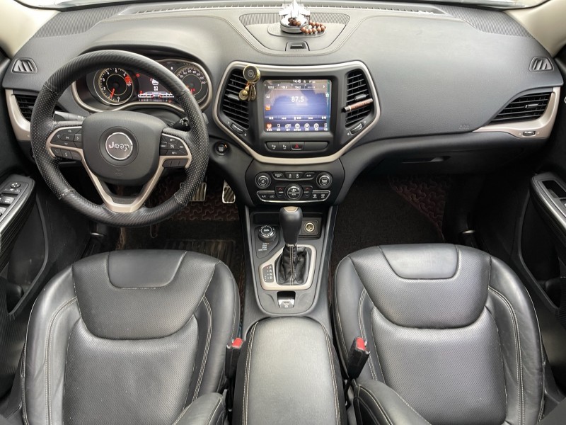 济宁18年Jeep自由光4