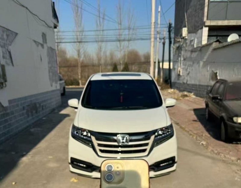 青岛20年本田艾力绅1