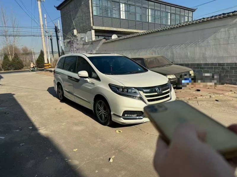 青岛20年本田艾力绅3