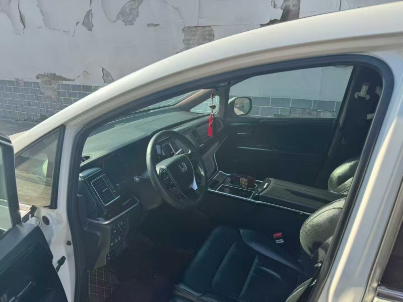 青岛20年本田艾力绅5