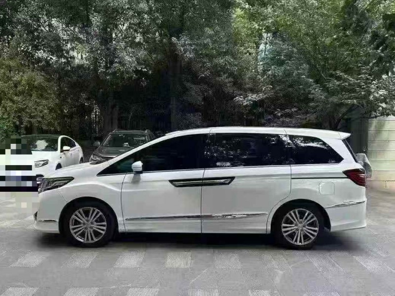 枣庄18年本田艾力绅8