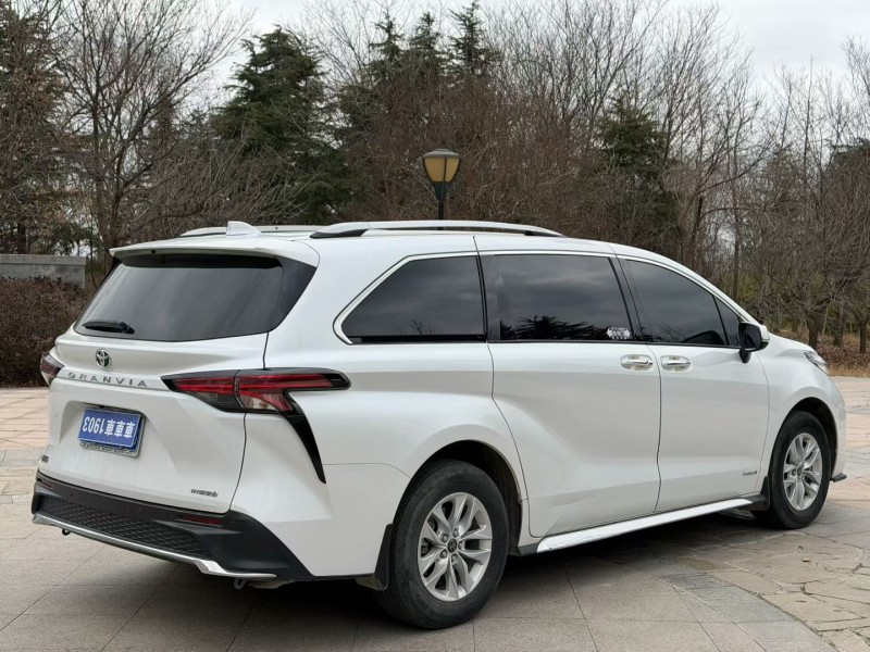 青岛24年丰田格瑞维亚4