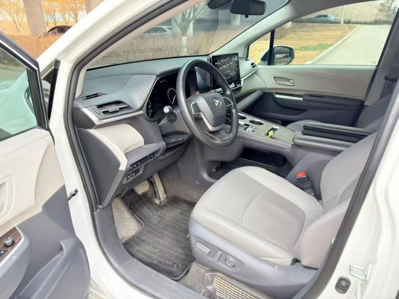 青岛24年丰田格瑞维亚4