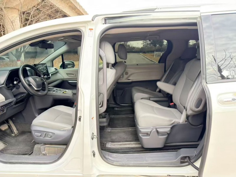 青岛24年丰田格瑞维亚5