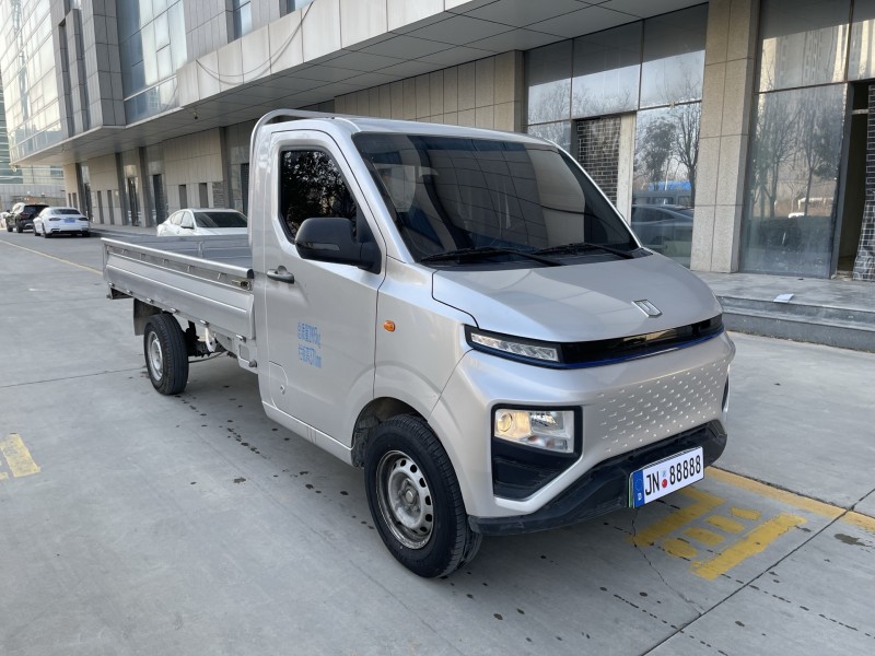 济宁25年吉利星享3