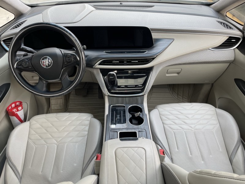 济宁21年别克GL84