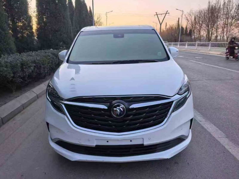 济宁21年别克GL81