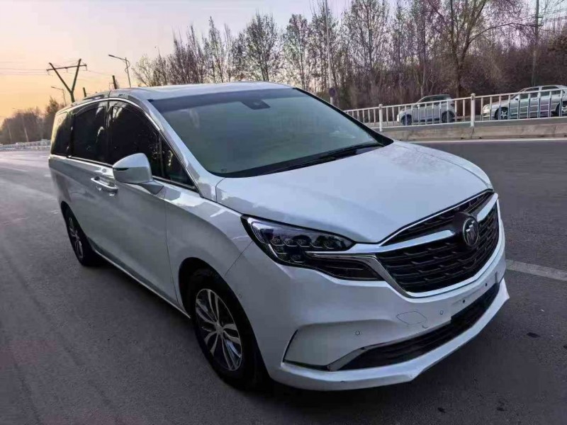 济宁21年别克GL82