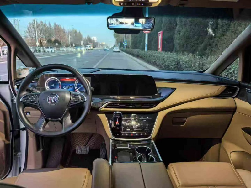 济宁21年别克GL84