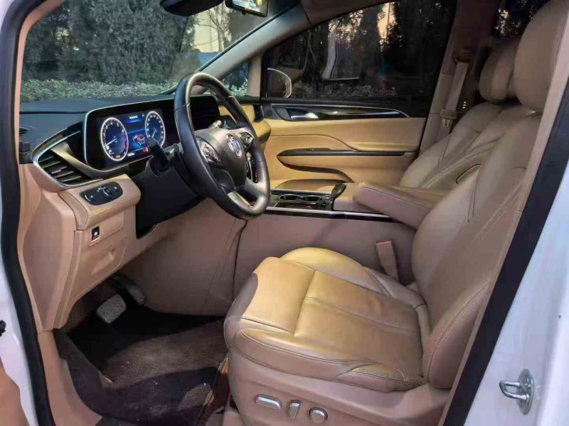 济宁21年别克GL85