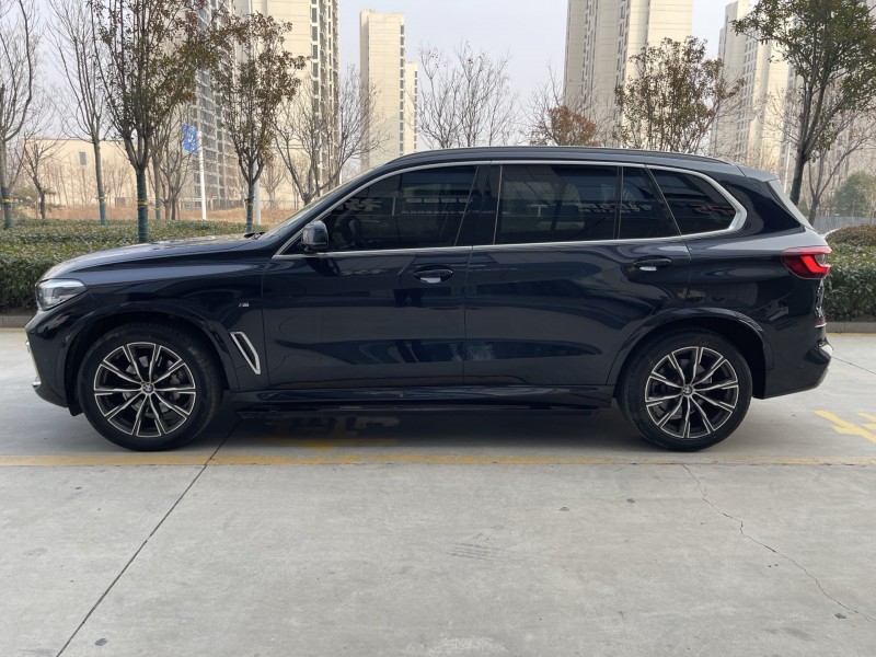 济宁23年宝马X58