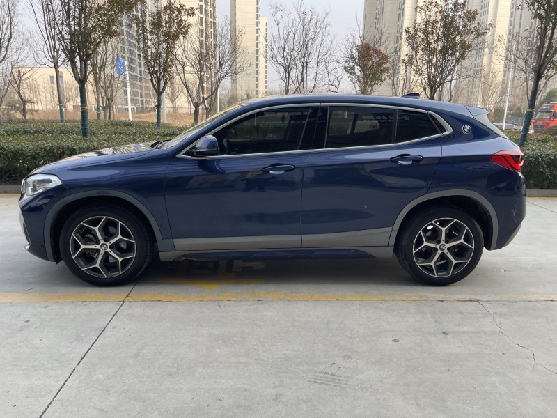 济宁18年宝马X27