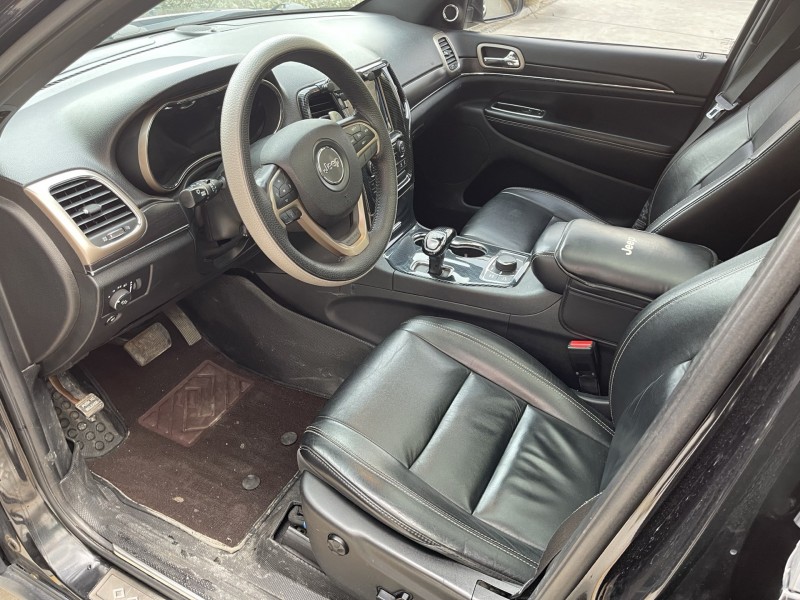 济宁16年Jeep大切诺基5